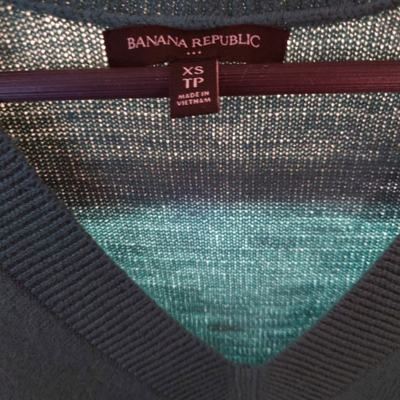 BR green V-neck sweater - Picture 3 of 6